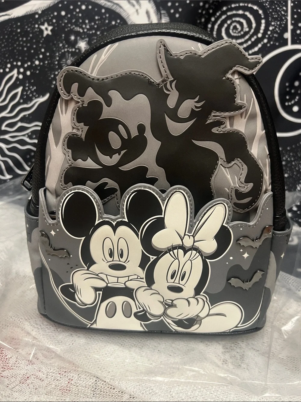 NWT! 2026 Disney Loungefly Mickey & Minnie Ghost Light-Up Glow Mini Backpack